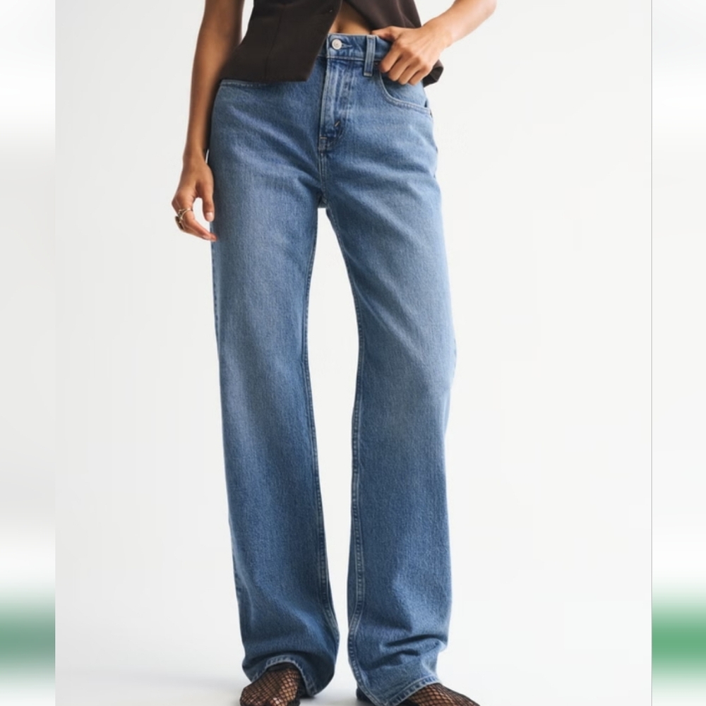 Abercrombie & Fitch The 90s Relaxed High Rise Jeans Lt Wash 26 Short - Picture 7 of 17